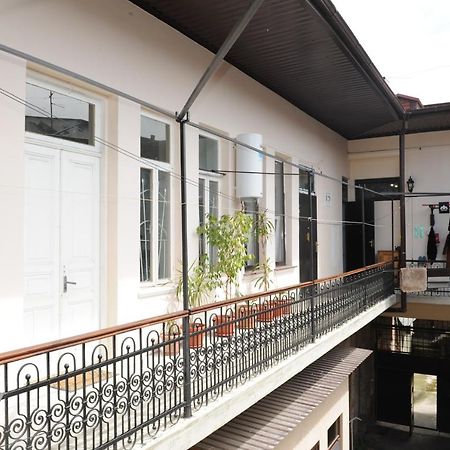Apartment On Prospekt Mira 71 Σουχούμι Εξωτερικό φωτογραφία