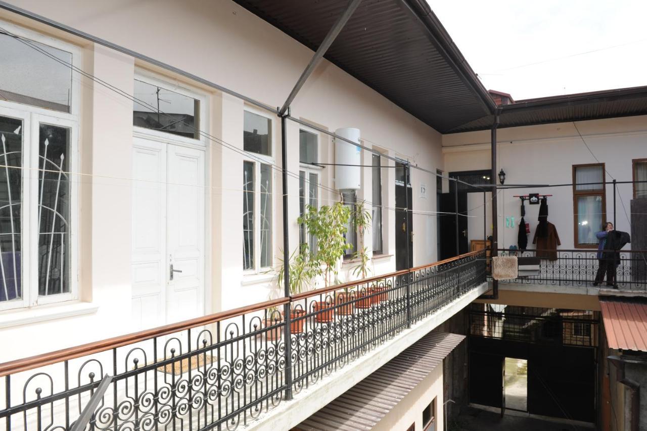 Apartment On Prospekt Mira 71 Σουχούμι Εξωτερικό φωτογραφία