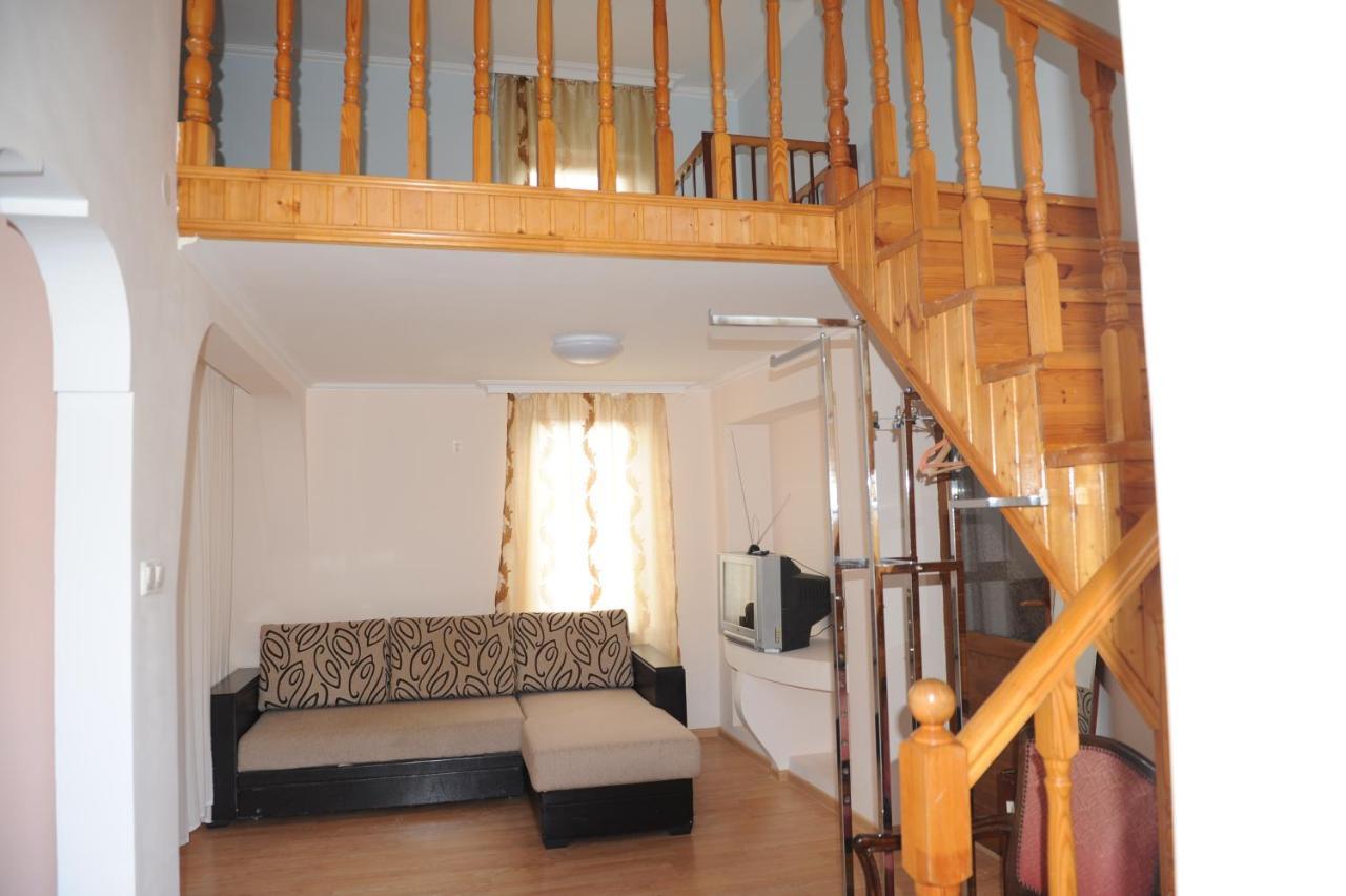 Apartment On Prospekt Mira 71 Σουχούμι Εξωτερικό φωτογραφία