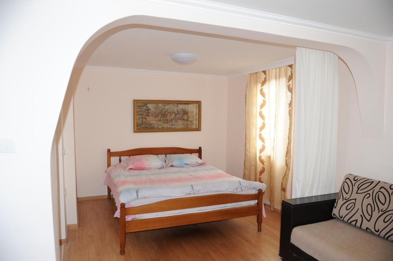 Apartment On Prospekt Mira 71 Σουχούμι Εξωτερικό φωτογραφία