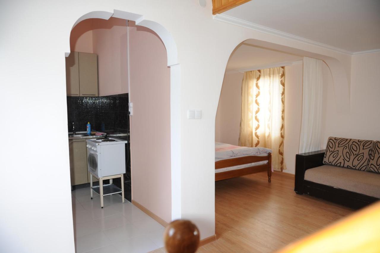 Apartment On Prospekt Mira 71 Σουχούμι Εξωτερικό φωτογραφία